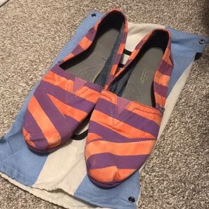 TOMS Striped Canvas Slip-ons US 9